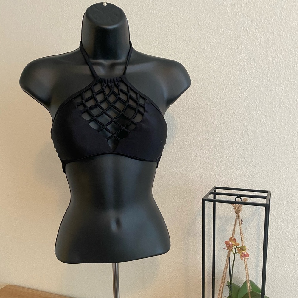 SWIMSUIT TOP